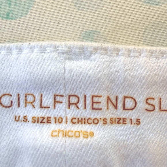 Chico's White Girlfriend Slim Leg Crop Pants size 10 - Picture 2 of 5